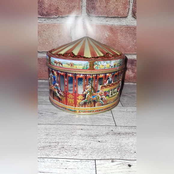 CHURCHILLS OF LONDON CAROUSEL TIN (empty) - Picture 7 of 9